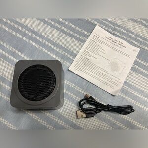 NWOT Vivitar BPS-C27/57 Bluetooth rechargeable speaker.